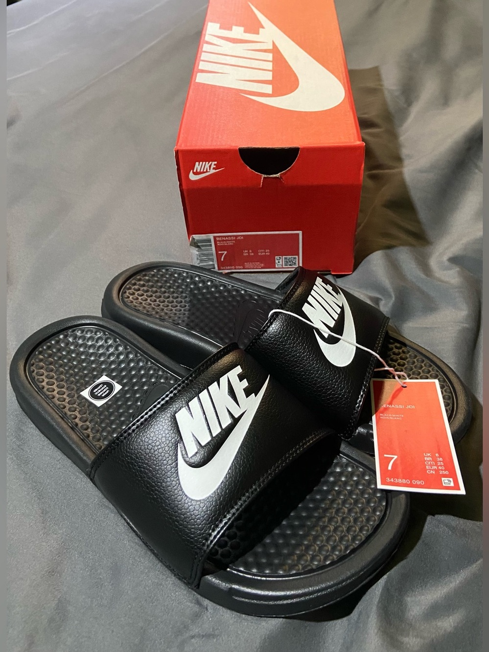 NWT(& box) Men’s Nike Benassi Slides size 7